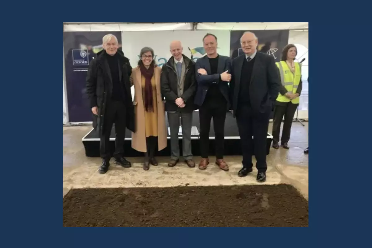 Oxford HoDs and HAFs at the ground-breaking ceremony
