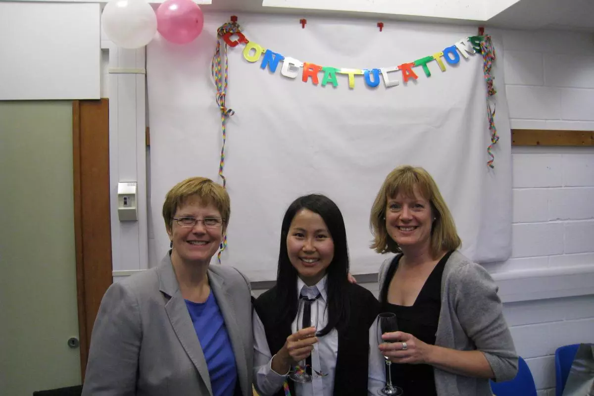 Bonnie Chow graduation with teachers