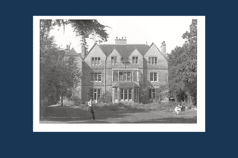 Black and white photo of 1 South Parks Road